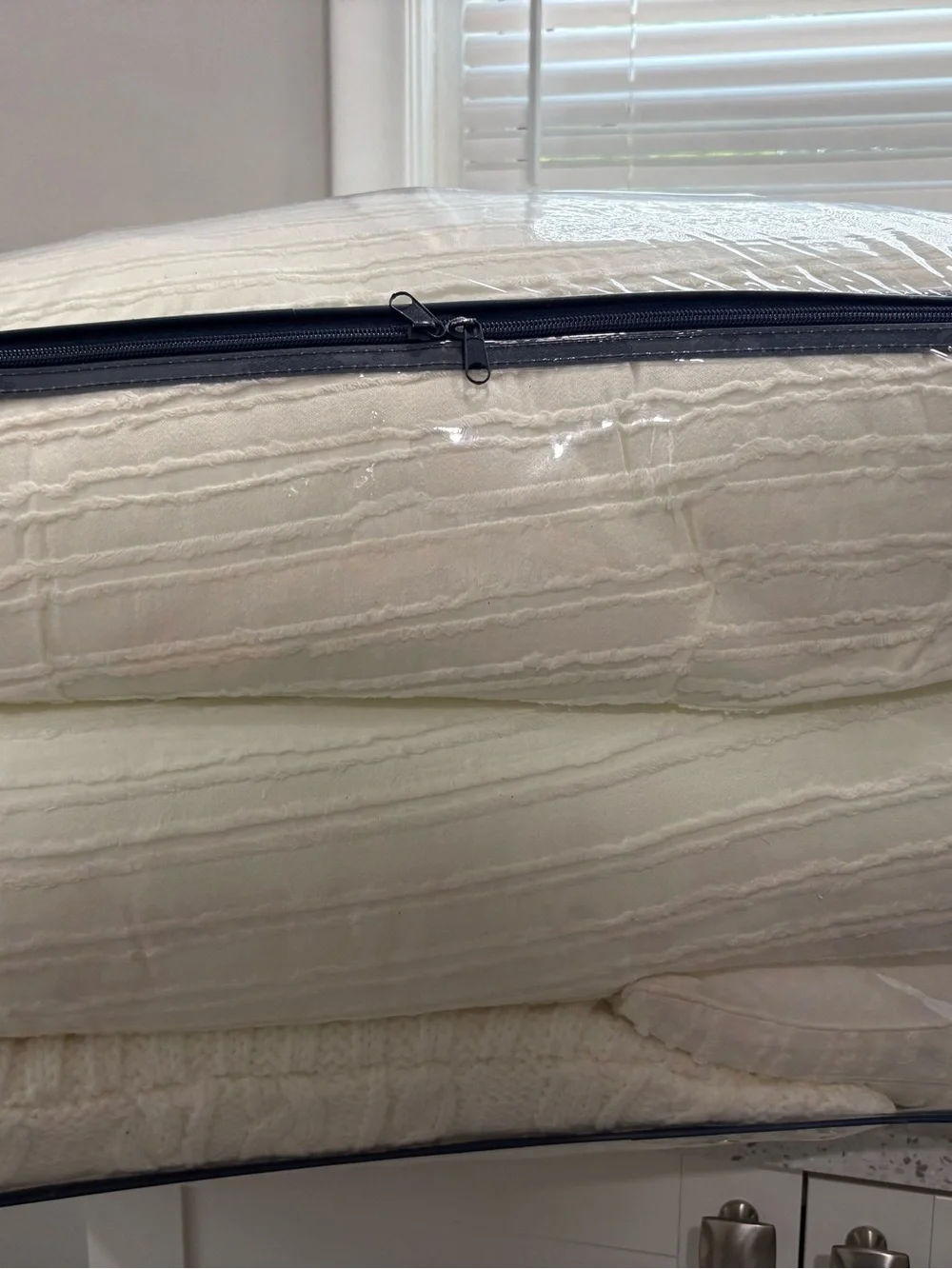 NEW Brooks Brothers Red/White/Blue 100% Cotton Woven Comforter Set- Queen/Full